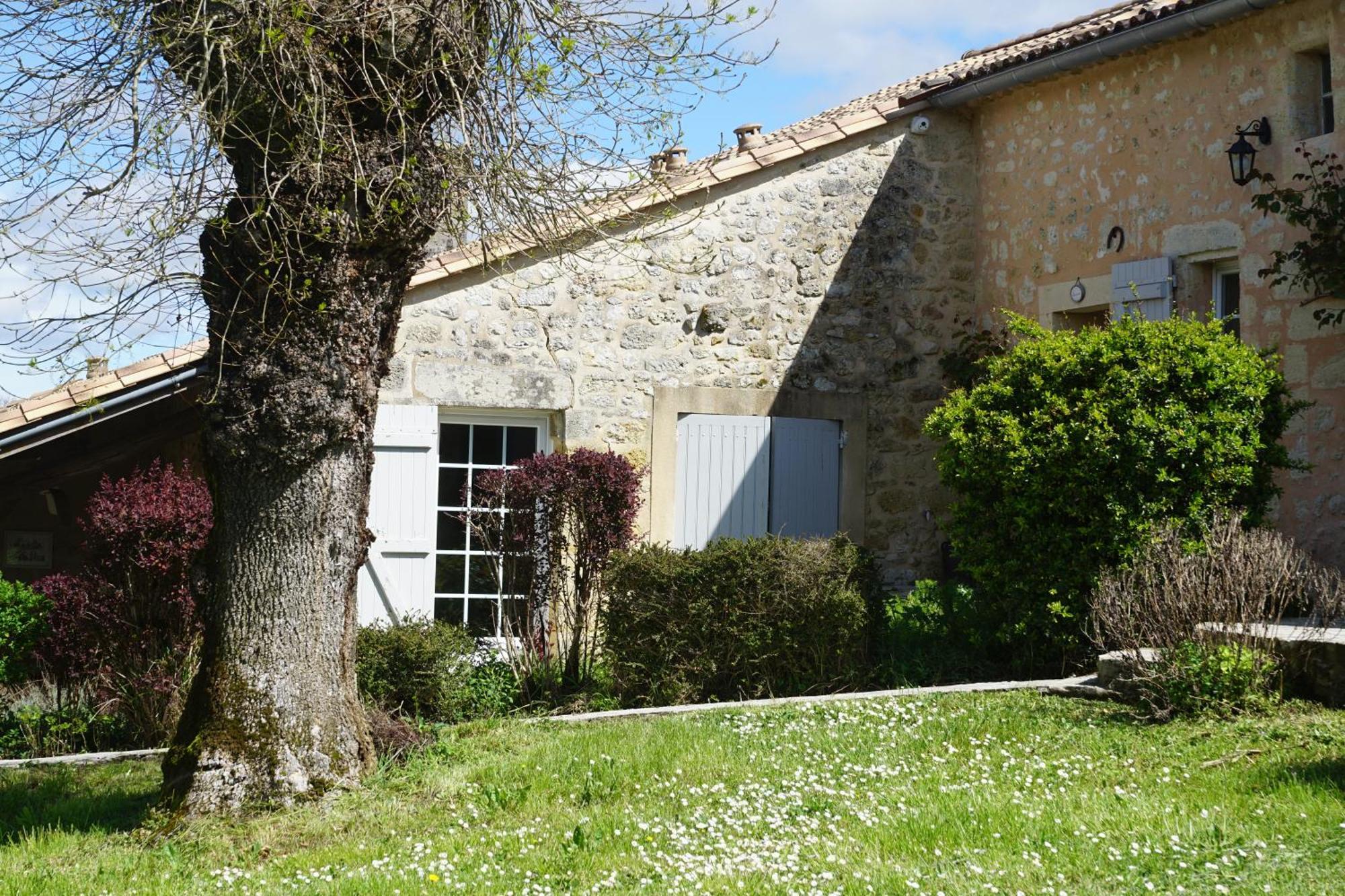 Moulin Notre Dame Hotel Saint-Genes-de-Castillon Exterior photo